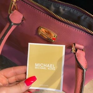 Michael Kors Pink Handbag🛍